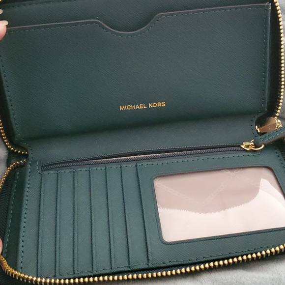 Micheal Kors Jet Set Travel Wallet Wristlet - Picture 2 of 6